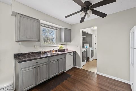 Tiny photo for 1540 E 298th Street, Wickliffe, OH 44092 (MLS # 5190278)