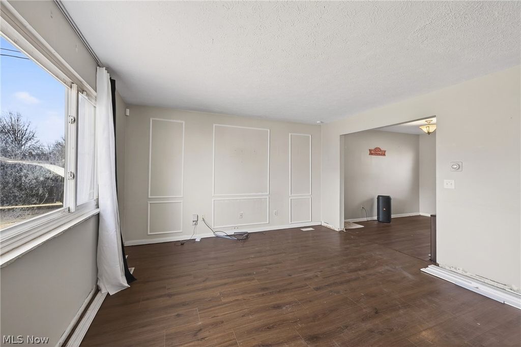 Photo of 1540 E 298th Street, Wickliffe, OH 44092 (MLS # 5190278)