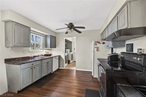 Tiny photo for 1540 E 298th Street, Wickliffe, OH 44092 (MLS # 5190278)