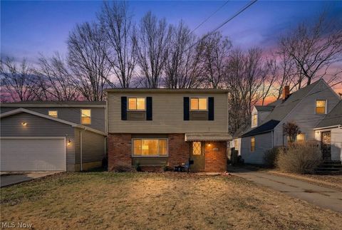 Tiny photo for 1540 E 298th Street, Wickliffe, OH 44092 (MLS # 5190278)