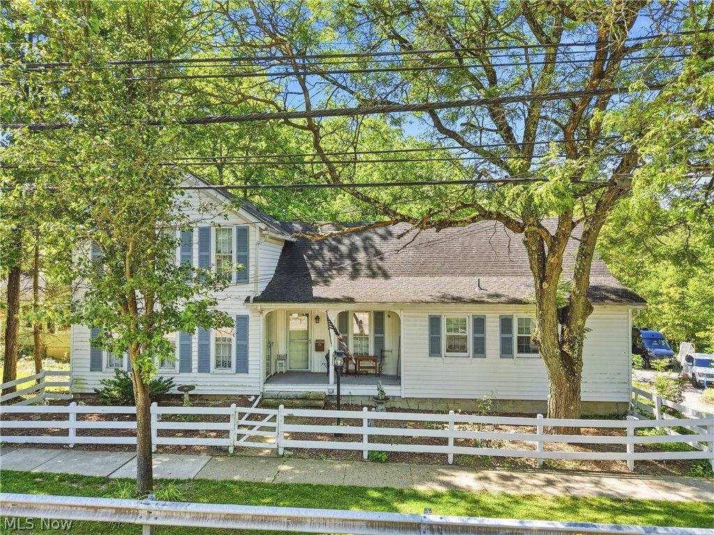 Photo of 250 E Washington Street, Chagrin Falls, OH 44022 (MLS # 5217425)