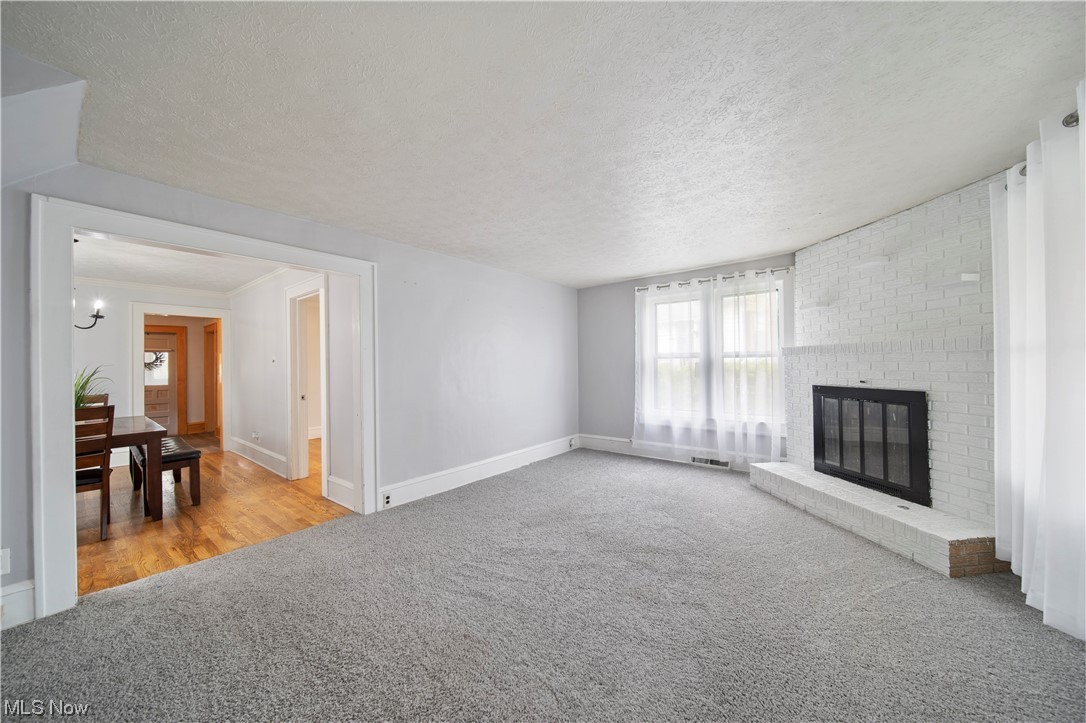 Village/Middlefield - Residential