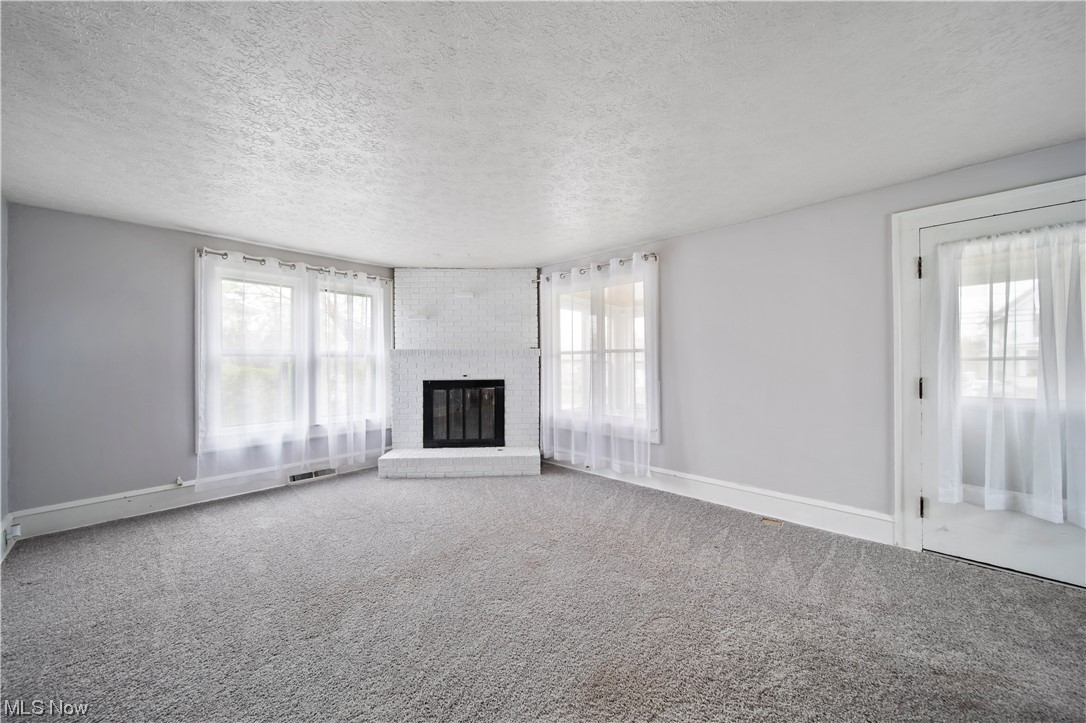 Village/Middlefield - Residential