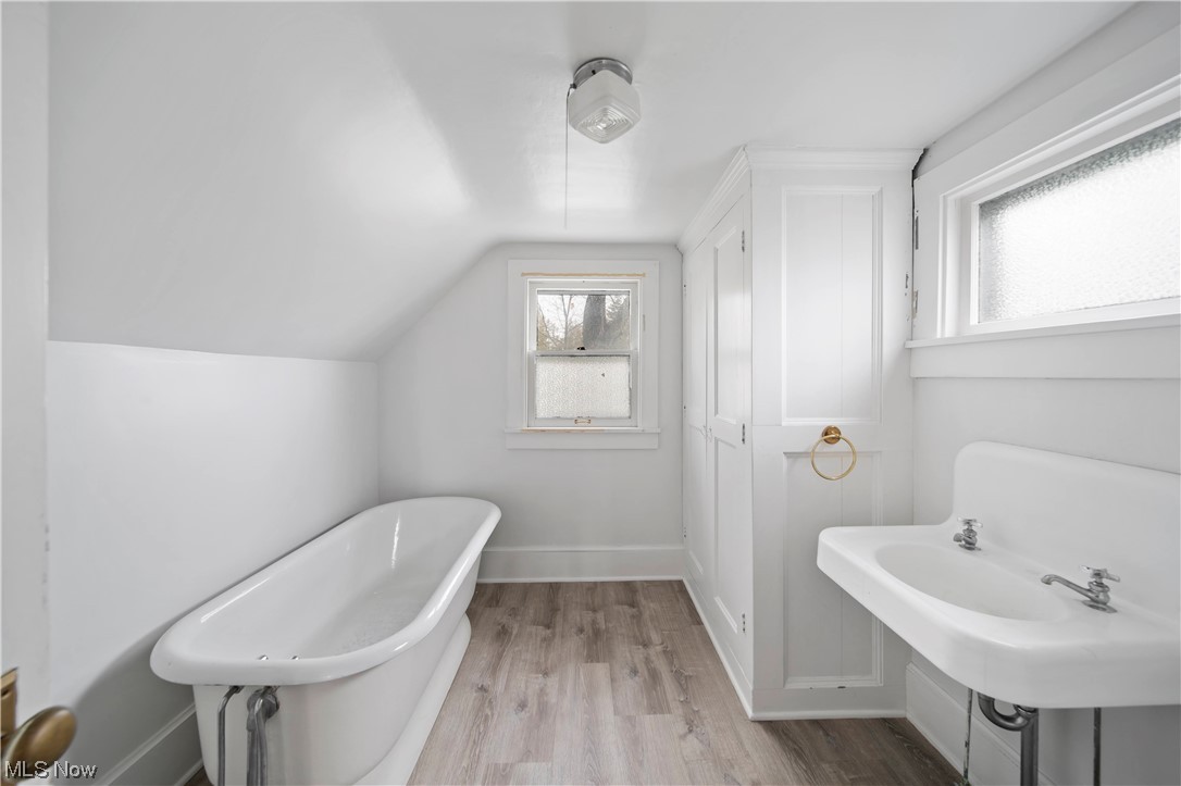 Village/Middlefield - Residential