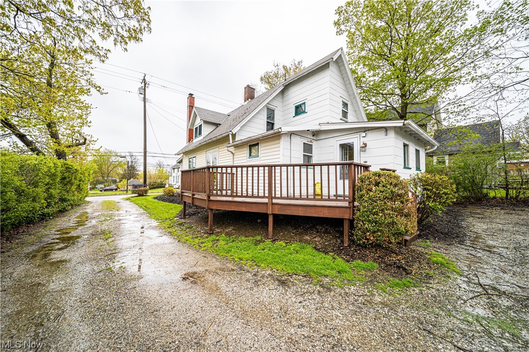 Village/Middlefield - Residential