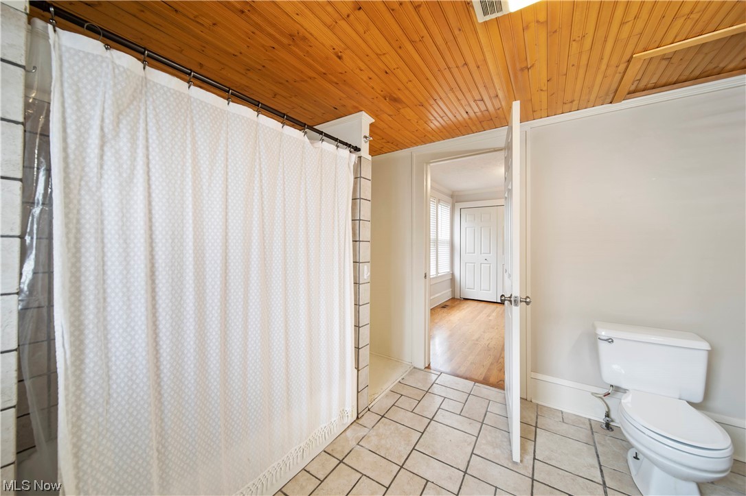 Village/Middlefield - Residential