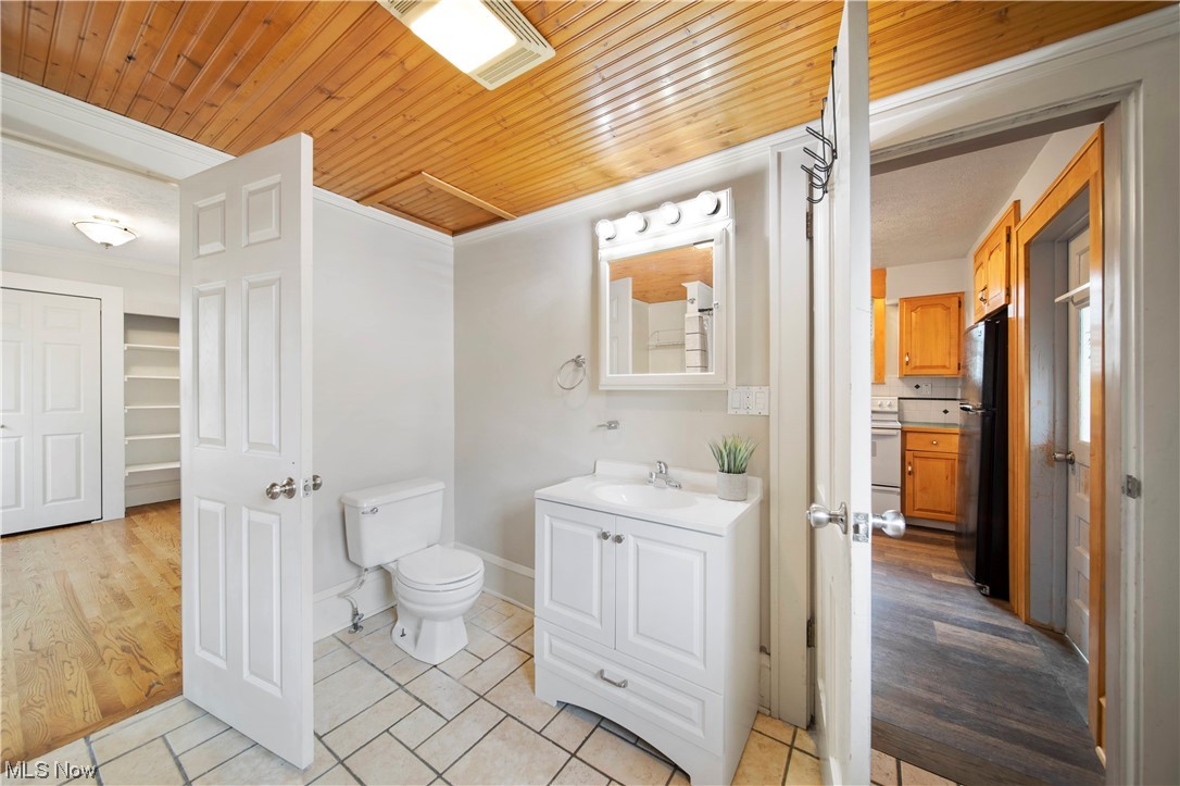 Village/Middlefield - Residential