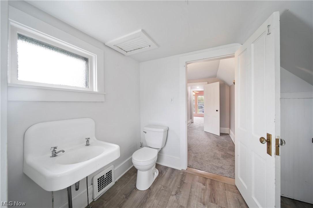 Village/Middlefield - Residential