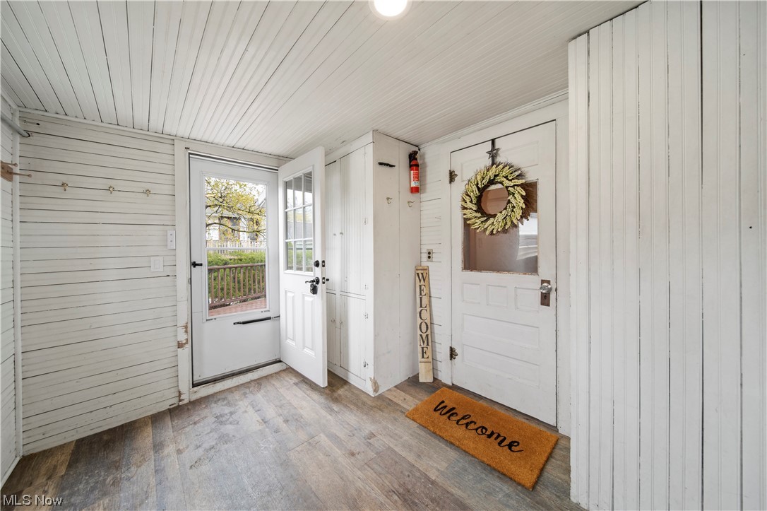 Village/Middlefield - Residential