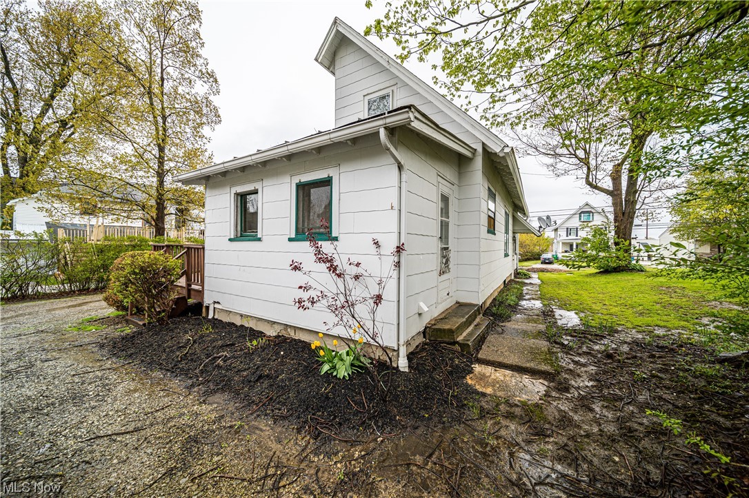 Village/Middlefield - Residential