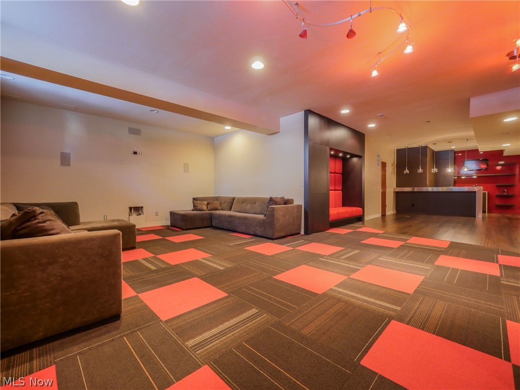 Signature of Solon - Residential