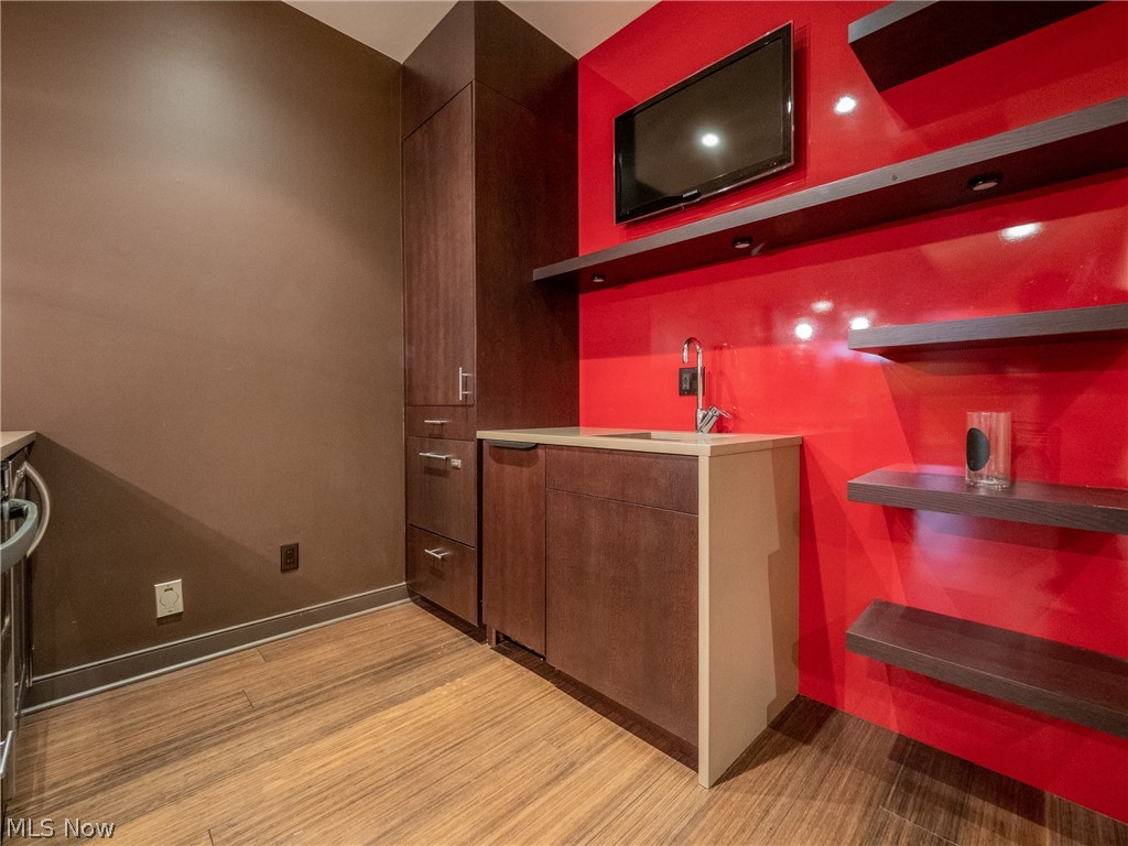 Signature of Solon - Residential