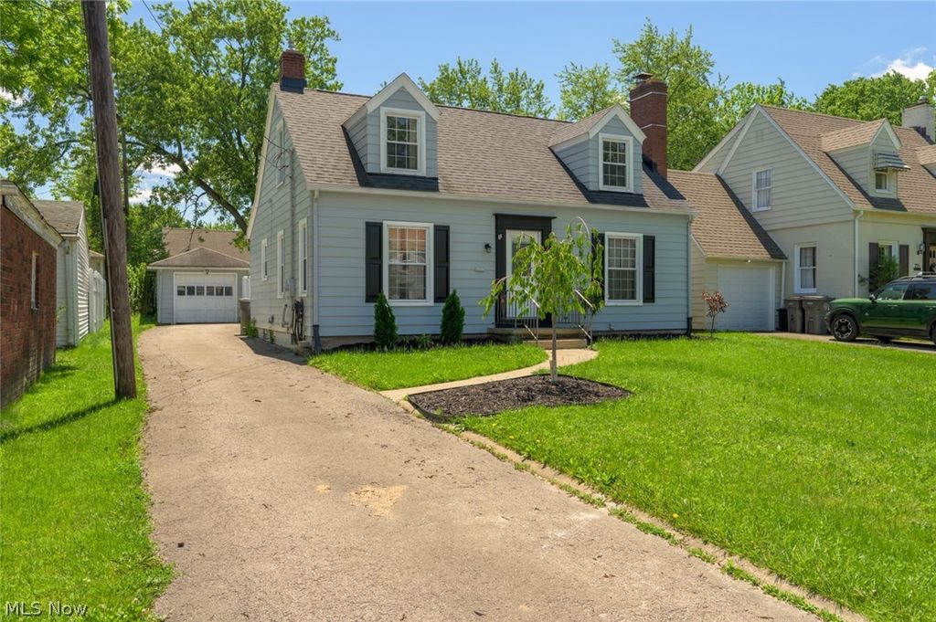Photo of 257 Maywood Drive, Youngstown, OH 44512 (MLS # 5214283)