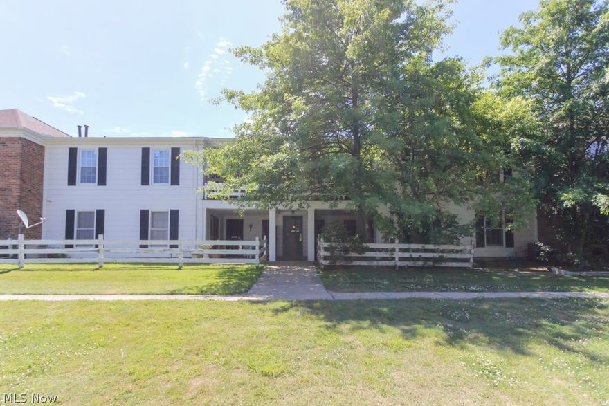 Great opportunity for owner occupant or investor! Brand new carpeting throughout! Just professionally cleaned! Ground level unit! On site maintenance staff. Party room available to rent out. Come see for yourself!!