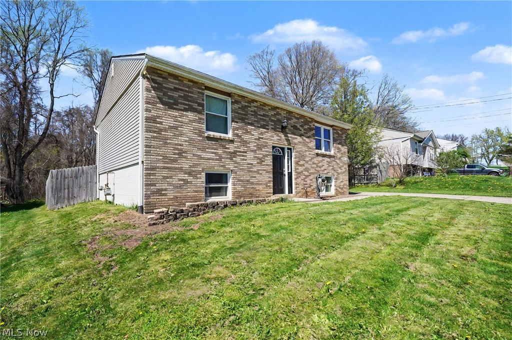 Photo of 3781 Pelham Lane, Kent, OH 44240 (MLS # 5202652)
