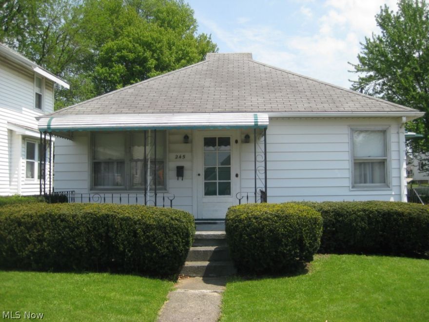 Cute and cozy 2 bedroom home in heart of Barberton, 1 family owner. Cheaper than rent. Applainced kitchen.