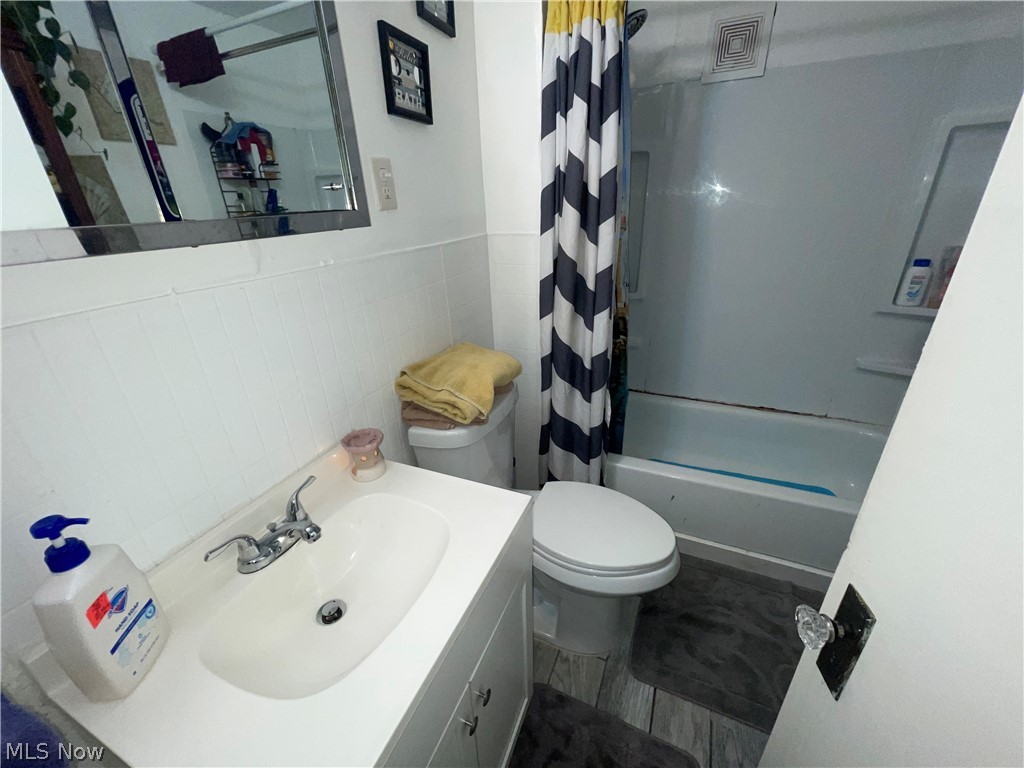 Middleburg Sec 24 - Residential Income