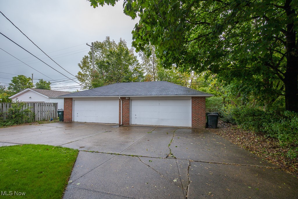 Golden Gate Estates Resub 02 - Residential Lease