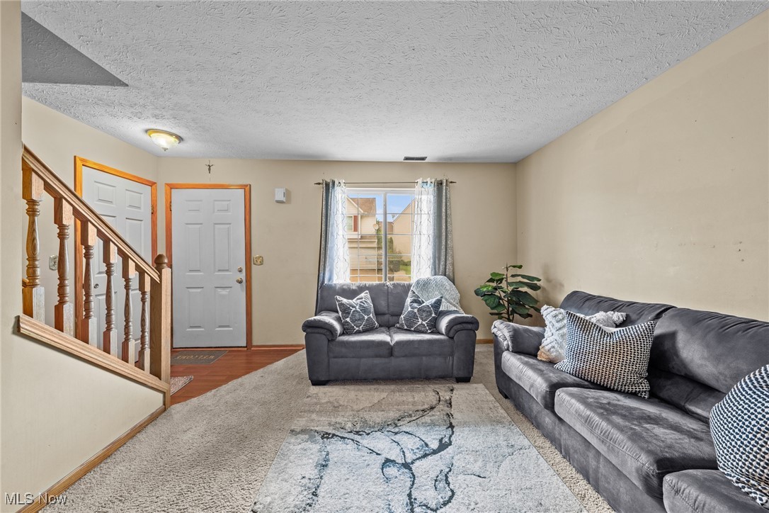 1122 Oxford Circle, Akron, Ohio image 6