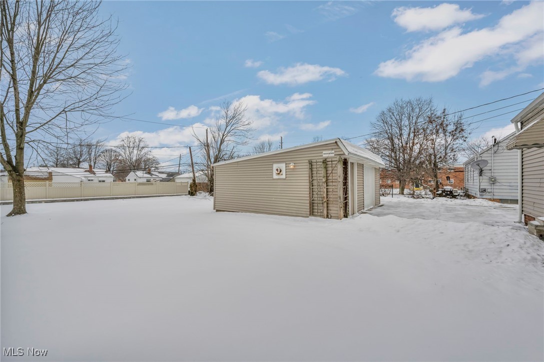 5070 Strawberry Lane, Willoughby, Ohio image 42