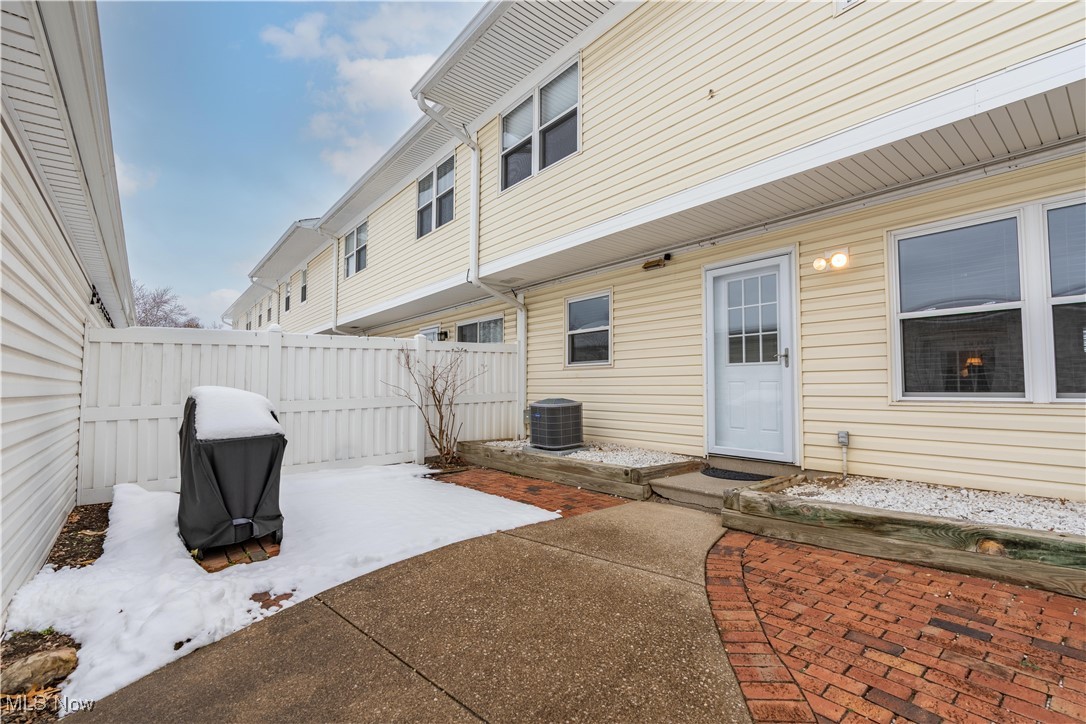 Country Club Twnhs North Condo - Residential