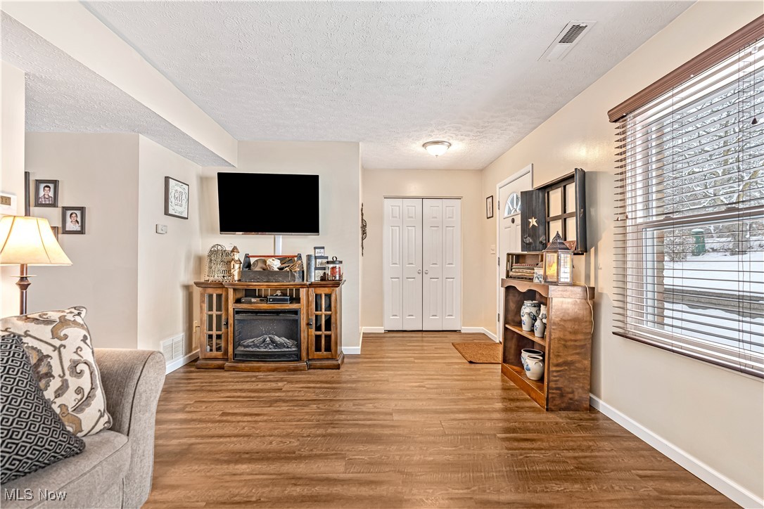 Country Club Twnhs North Condo - Residential