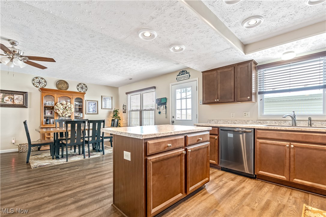 Country Club Twnhs North Condo - Residential