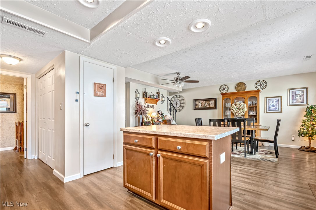 Country Club Twnhs North Condo - Residential