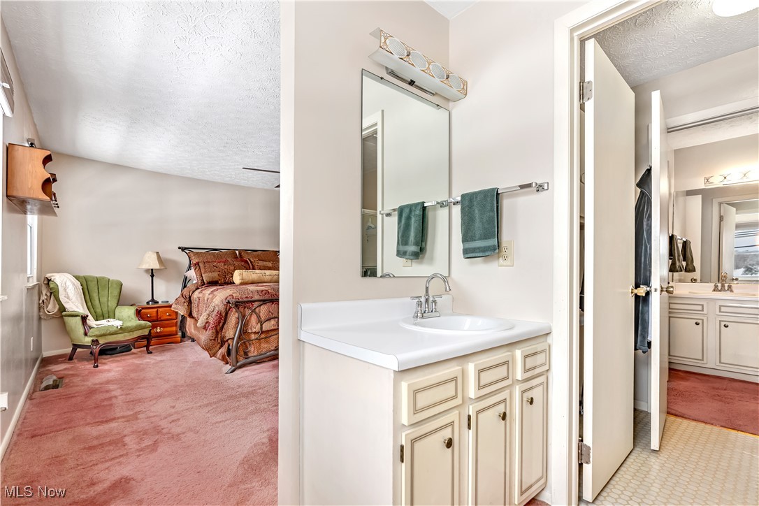 Country Club Twnhs North Condo - Residential