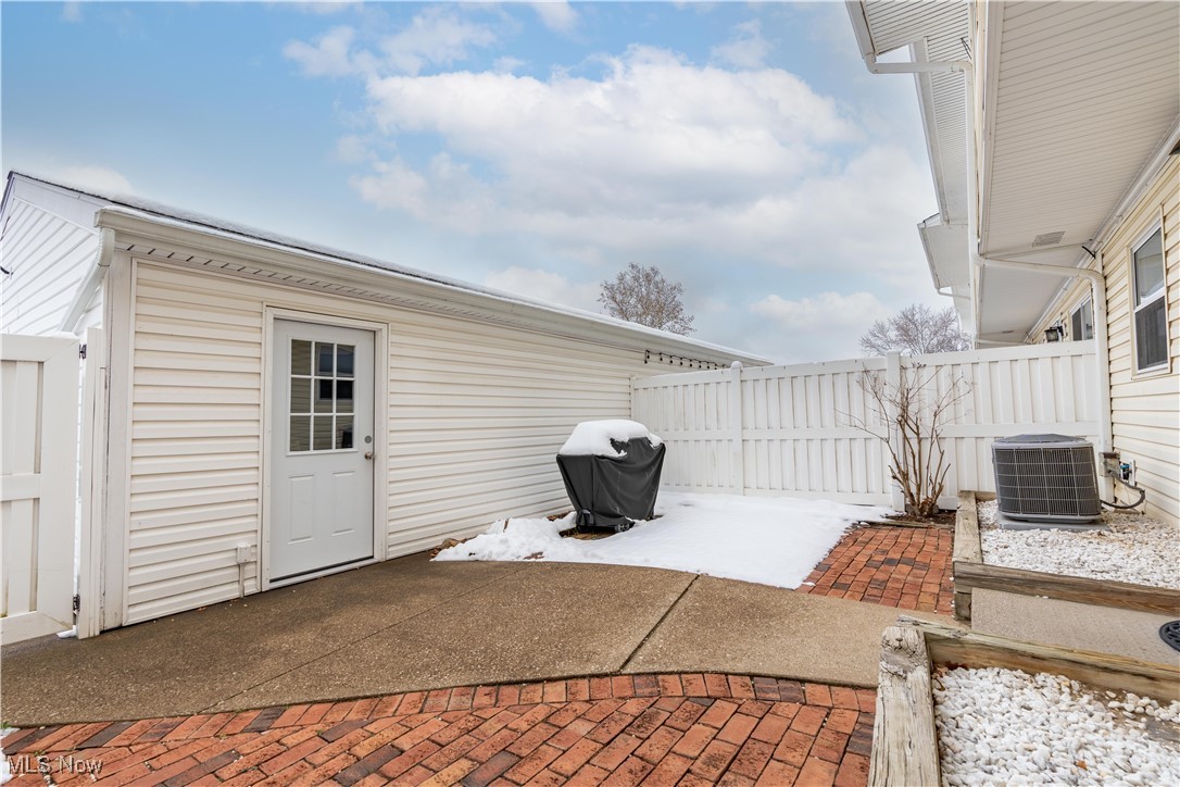 Country Club Twnhs North Condo - Residential