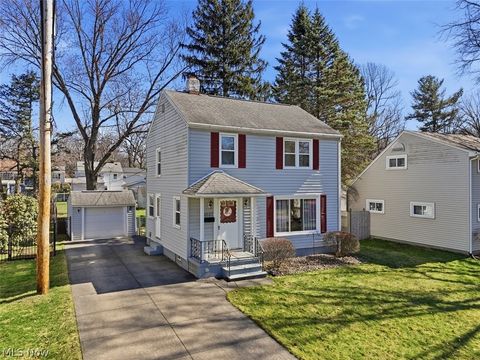 Homes For Sale - 2627 Overbrook Road<br/> Cuyahoga Falls, OH 44221