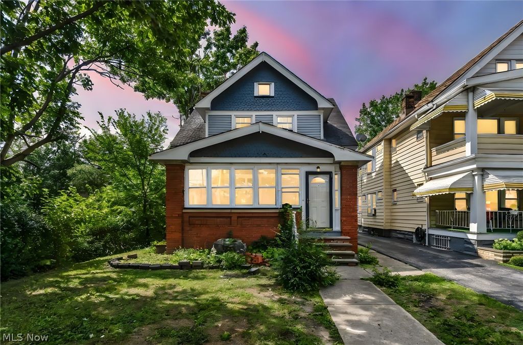 Photo of 13016 Beachwood Avenue, Cleveland, OH 44105 (MLS # 5189938)