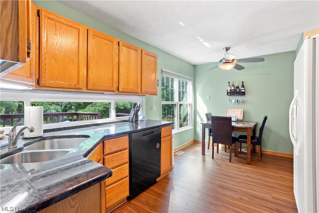 Royal Rdg Lane Condo - Residential