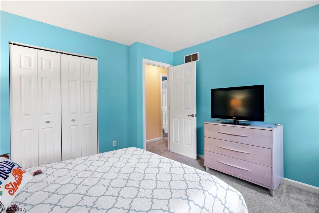 Royal Rdg Lane Condo - Residential