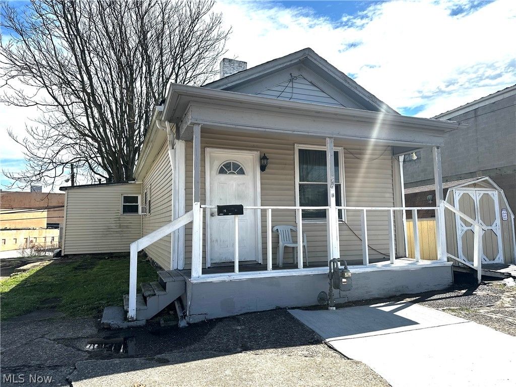 Photo of 708 Jackson Street, Liverpool, OH 43920 (MLS # 5195457)