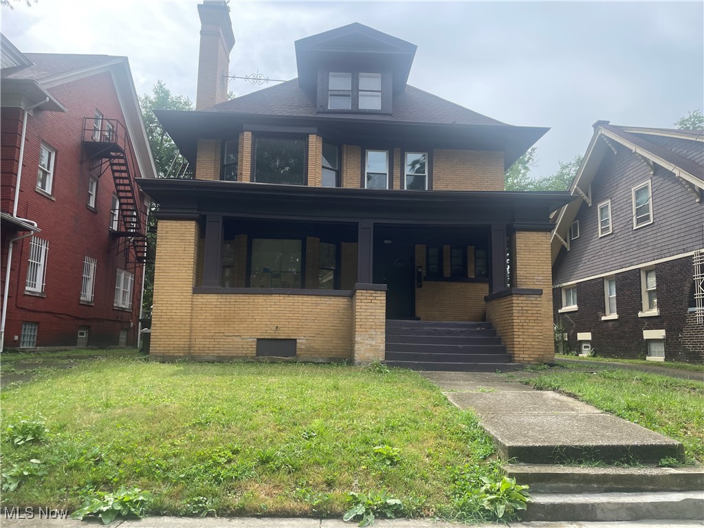 Welcome to this charming and oversized single-family residence featuring 6 bedrooms and 3 full bathrooms. Perfectly situated on a quiet street, this home offers both space and character featuring a 3rd floor suite, making it ideal for large households or those in need of extra room.
Enjoy the convenience of being just minutes from the Cleveland Clinic, the VA, shopping centers, RTA transit, and major freeway access, making your daily commute and errands simple and stress-free.
Inside, you’ll find a spacious layout with plenty of natural light and unique character throughout. With ample living space, this home provides comfort, privacy, and functionality for a variety of needs.
The owner is also open to working with organizations and programs (non–group home based) seeking quality housing solutions, offering flexibility for different types of tenants.
This is a rare opportunity to rent a truly large home in a prime Cleveland location—don’t miss out!