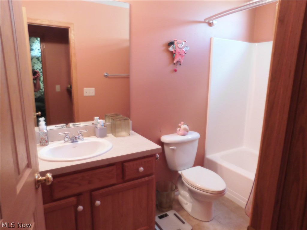 Warren Cc Vilas Condos - Residential