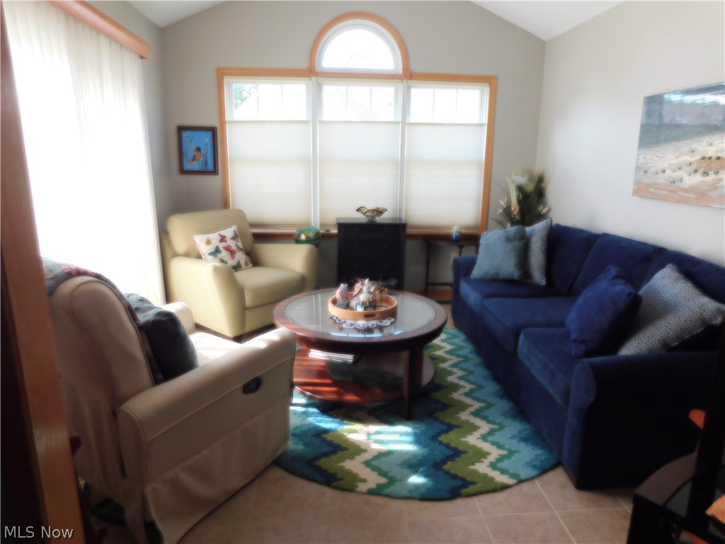 Warren Cc Vilas Condos - Residential