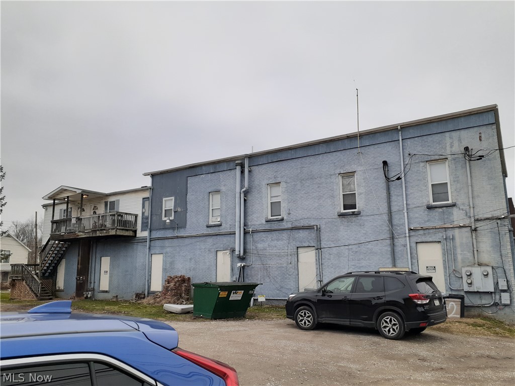 Well maintained 4-unit apartment building. All utilities are split! Building has additional office space that can be rented to generate additional income. Building has two very spacious 3-bedroom units, and two 2-bedroom units. All units are rented at this time. Call today for a showing. A must see!!
