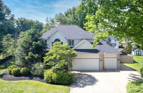 Homes For Sale - 7580 Captains Court<br/> Mentor, OH 44060