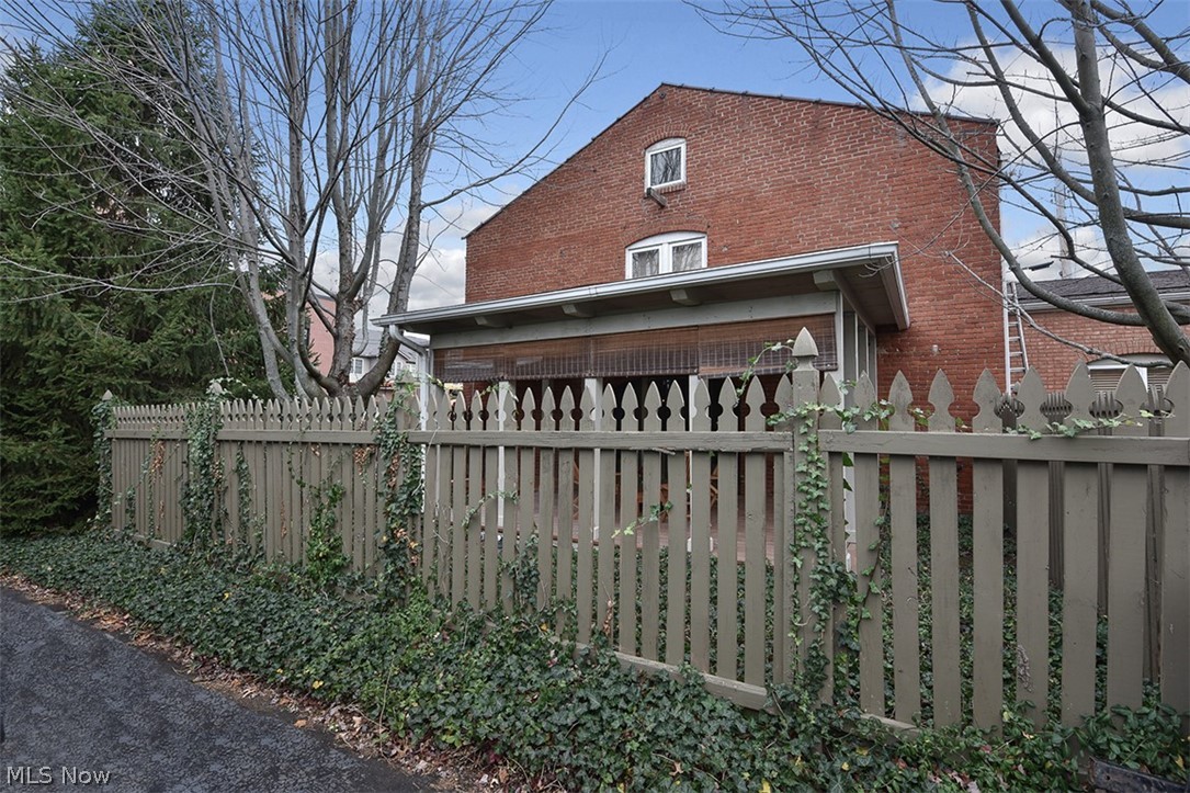 19915 Lake Road b