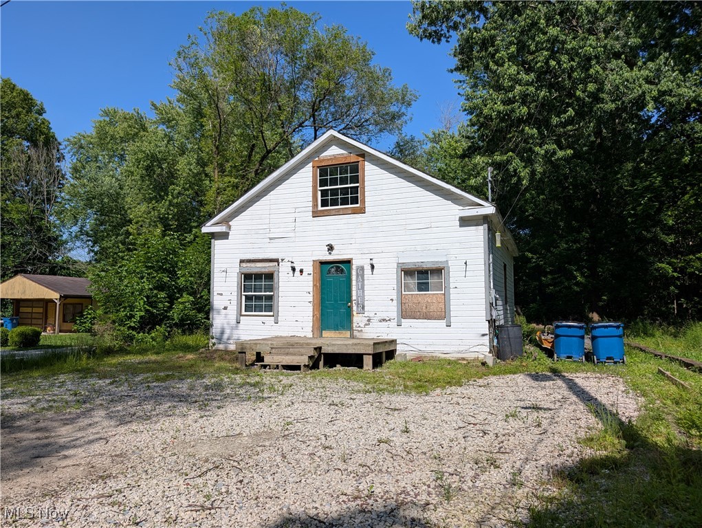 If you’re looking for your next DIY transformation or investment flip, this is a prime opportunity—just bring your vision (and your toolbelt). This diamond in the rough is a 3 bedroom 1 bath fixer-upper, being sold as-is and is ready for a full renovation. Lake Milton, Ohio’s 72nd State Park. Amphitheater, beach, swimming, fishing, boating, walking, jogging and mountain biking trails plus golf, wineries and shopping.