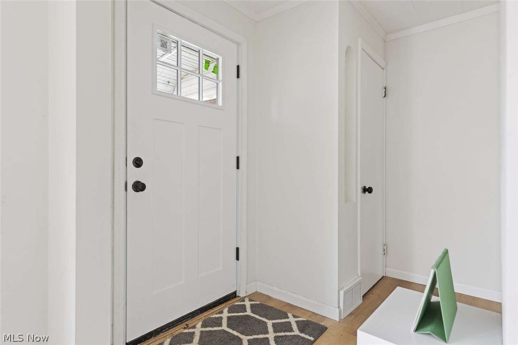 Photo of 1426 Westover Road, Cleveland Heights, OH 44118 (MLS # 5195300)