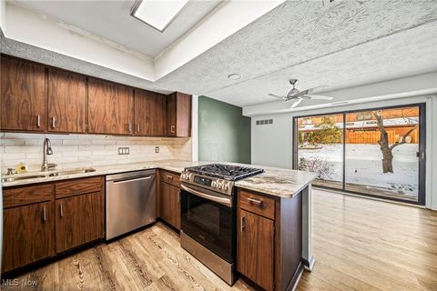 Tiny photo for 7465 Millrace Lane #103, Sagamore Hills, OH 44067 (MLS # 5179346)