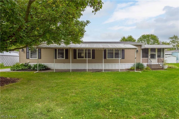 12 OVERLAND DR, OLMSTED TWP, OH 44138 - Image 649b4dd75e0e9fbf1b928db3fca3dcba/2491158866