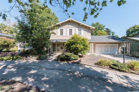 25111 S Woodland Road Beachwood OH 44122