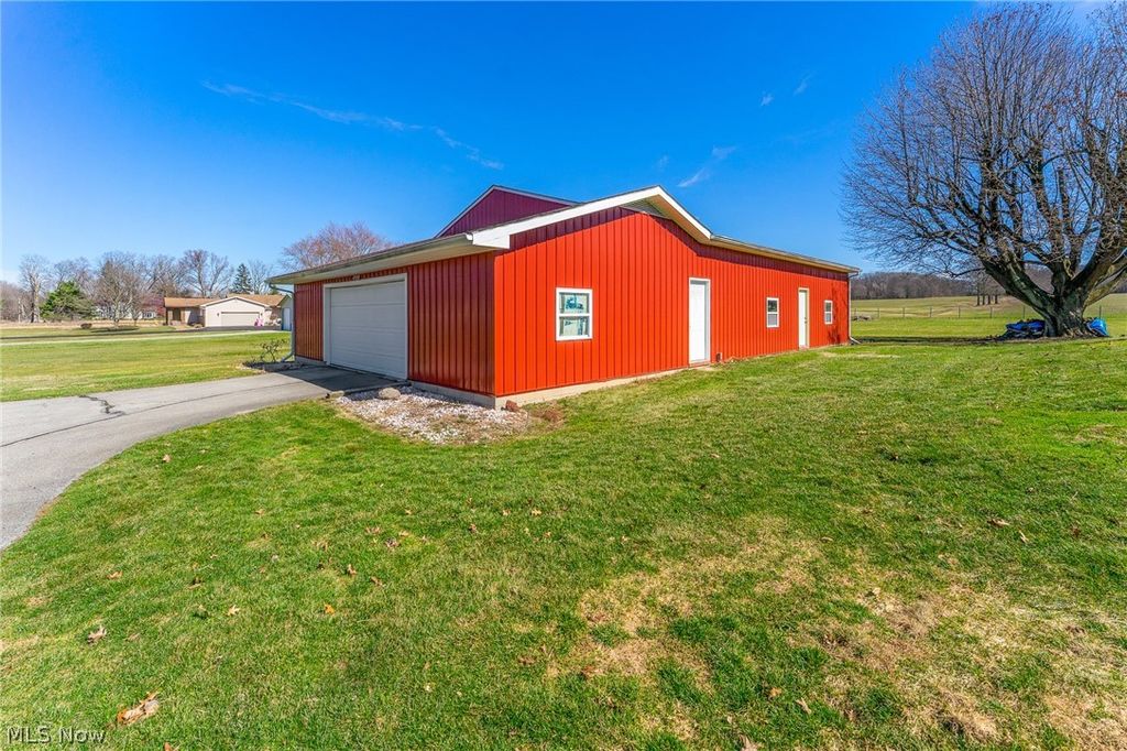 Photo of 4988 State Route 46, Cortland, OH 44410 (MLS # 5192520)