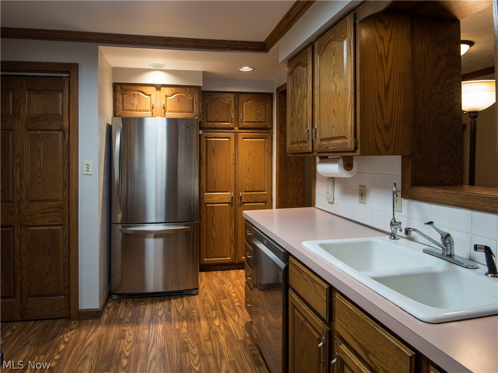 E A Markhams Richmond Manor S - Residential