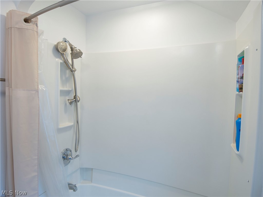 E A Markhams Richmond Manor S - Residential