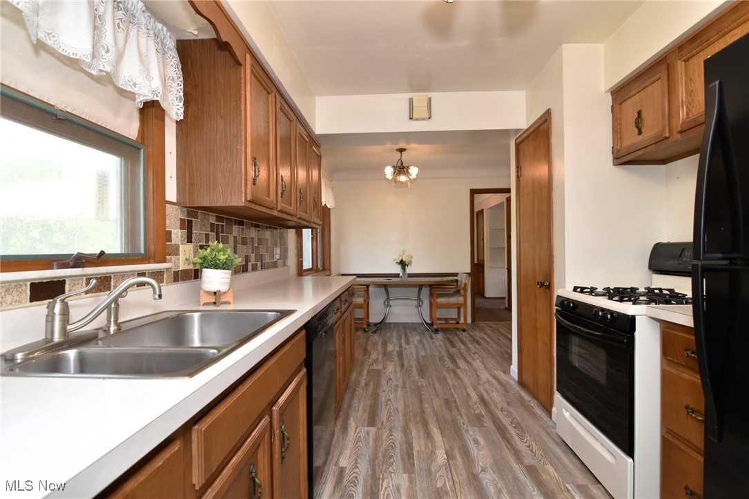 Middleburg Heights, Ohio 44130, United States, 4 Bedrooms Bedrooms, ,3 BathroomsBathrooms,Residential,Active,150966